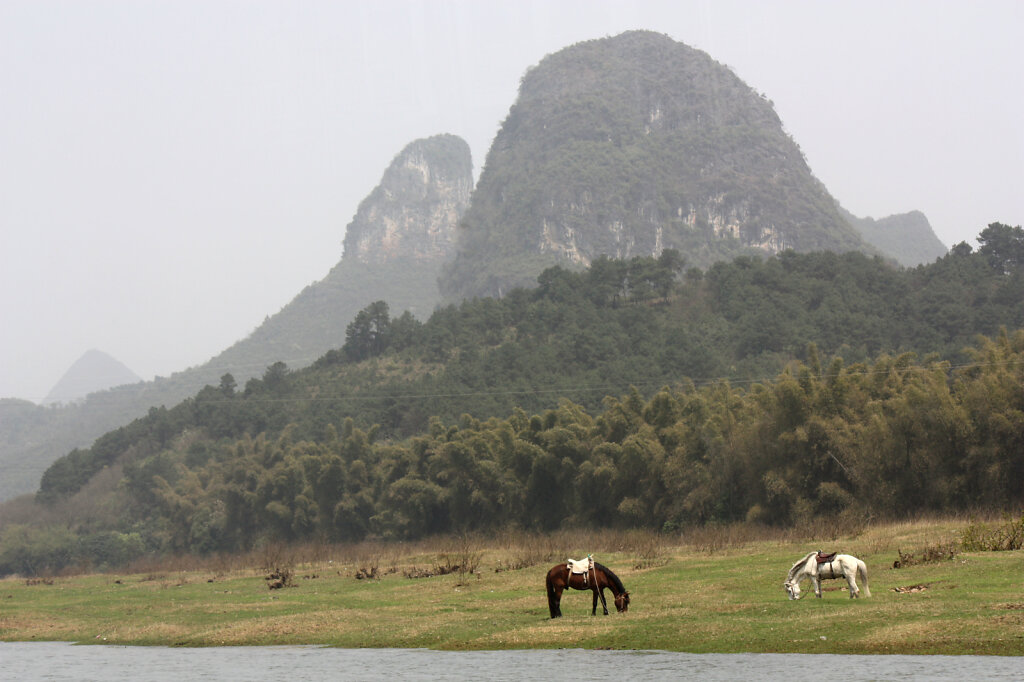Guilin-mountains.jpg