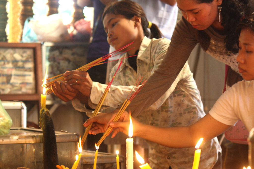 Phnom-Penh-temple-3.jpg