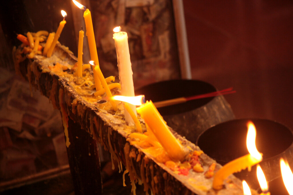 Phnom-Penh-temple.jpg